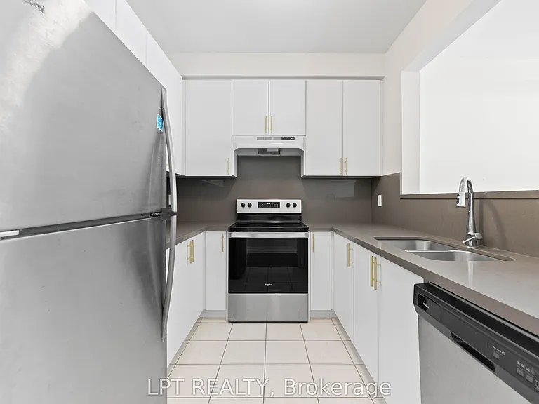 110 Grew Blvd #Townhouse 05 — Photo 9