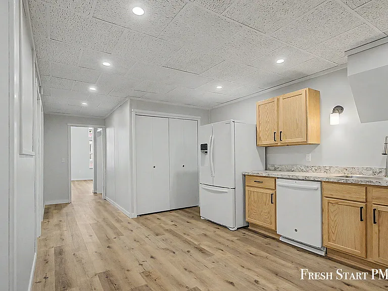 134 Maple St — Photo 14