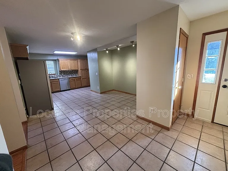 4963 Stoneback Dr W — Photo 24