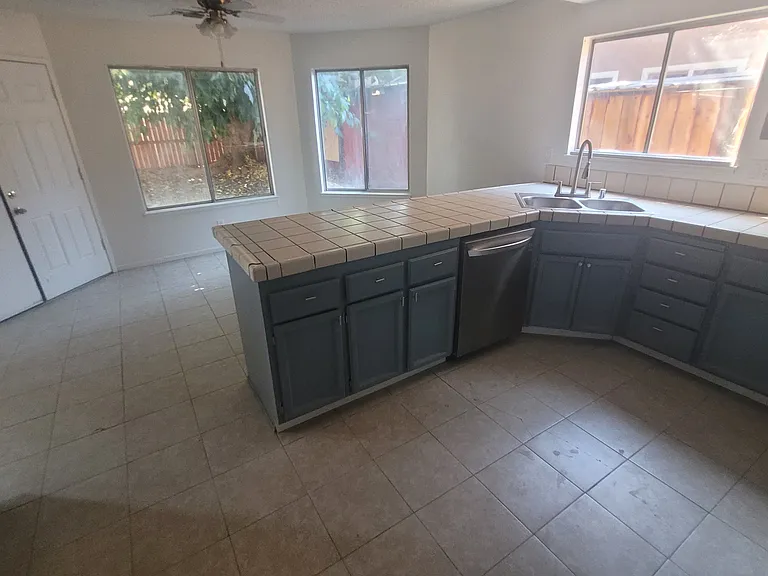 5727 Lorraine Ave — Photo 13