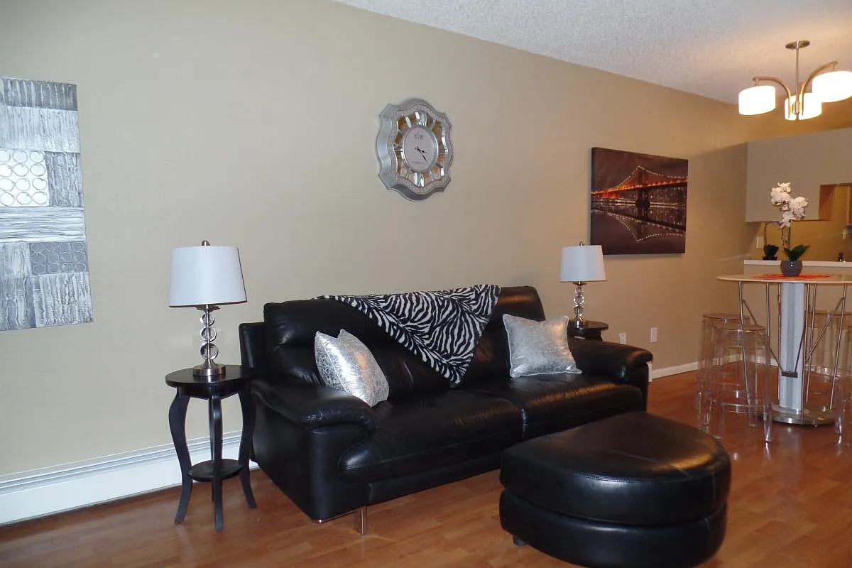 2 bed, 1.5 bath, 1020 sqft, $1,995 — Photo 3