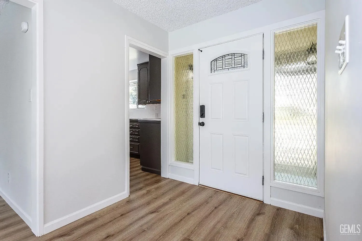3 bed, 2033 sqft, $2,750 — Photo 4