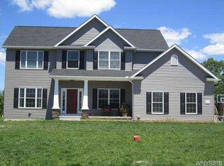 1005 Little Vista Dr, Lewiston, NY 14092