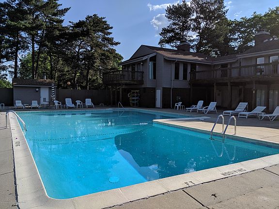 2nd image of 1040 Grenoble Ln Unit C