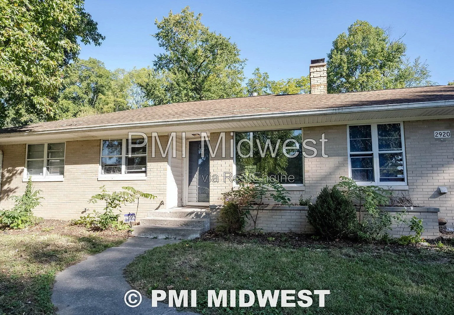 4 bed, 1.5 bath, 1504 sqft, $1,800 — Photo 2