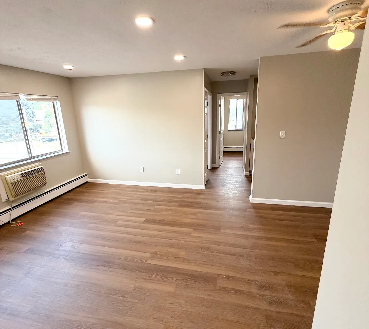 1 bed, 800 sqft, $945 — Photo 2