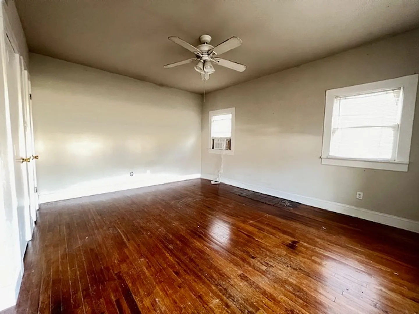 625 W. Hickory — Photo 2
