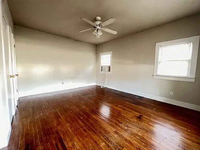 625 W Hickory St — Photo 2