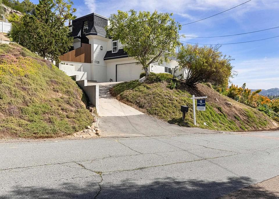 1st image of 1128 Dawnridge Ave