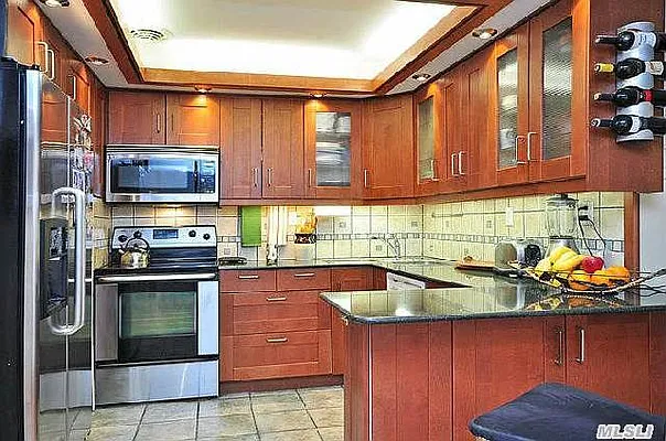 Rented by NYC Living Well Realty LLC | media 30