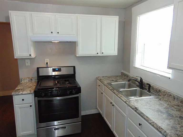 1219 Marshall Ave — Photo 19