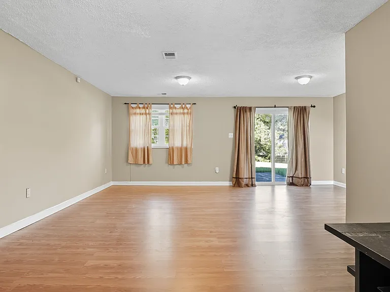 8136 Comet Dr — Photo 6