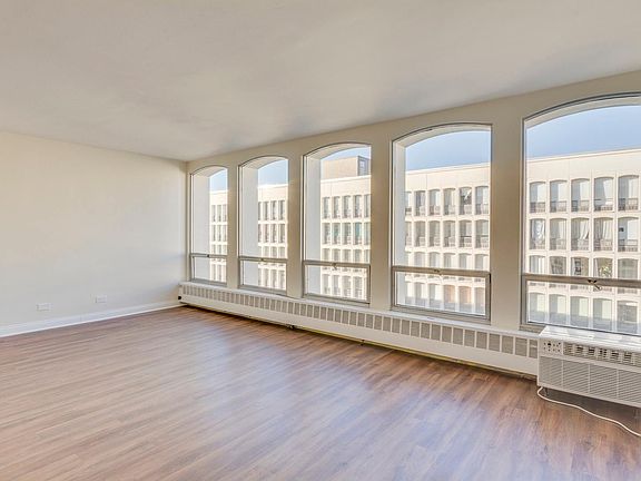 2nd image of 1400 E 55th St #909S