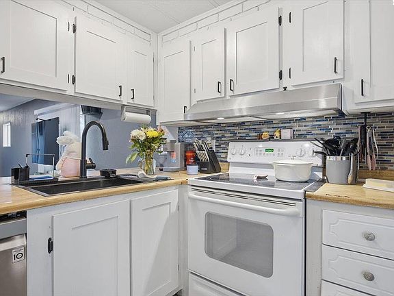 4th image of 6309 Desert View Dr