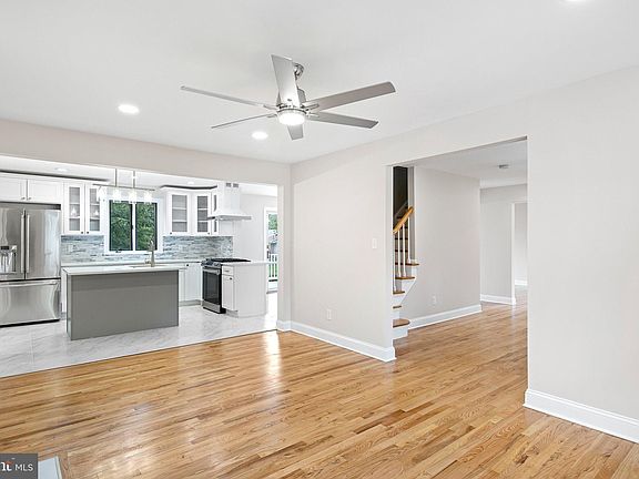 4th image of 1 Butternut Ln