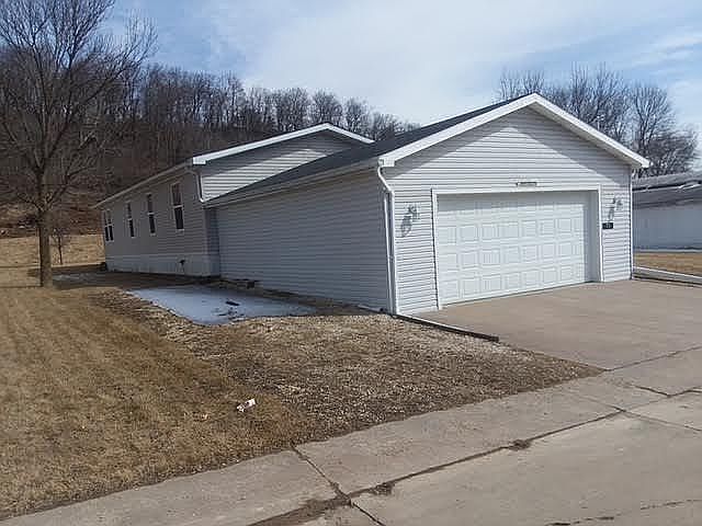 Oversized 2 car garage