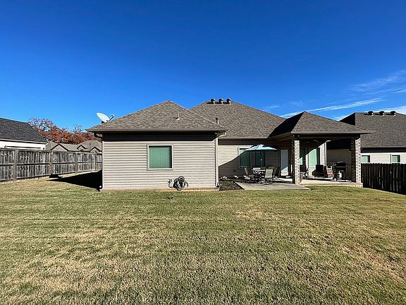 5th image of 5005 Maple Leaf Dr