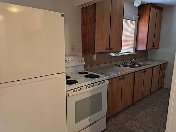 2nd image of 2069 Broadway Ave