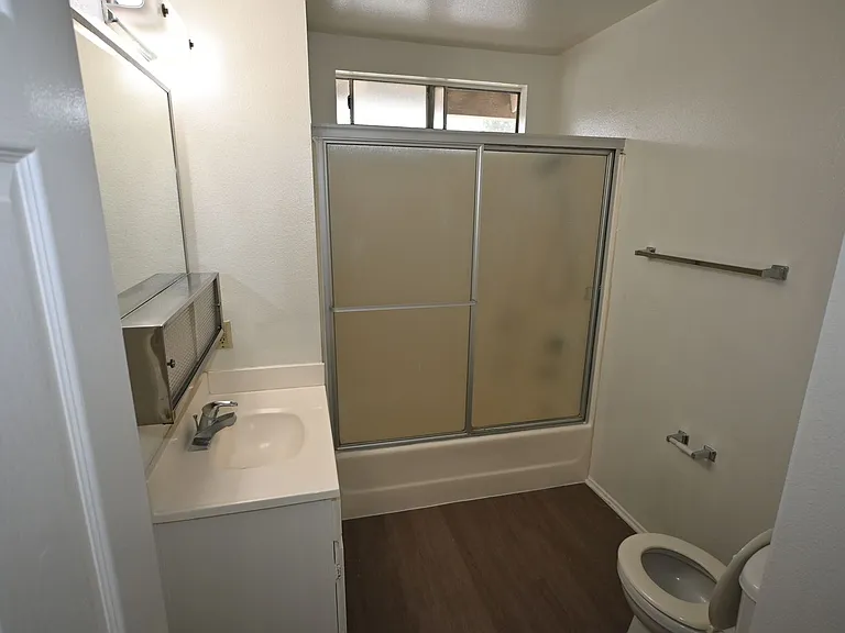 SAN6240 — Photo 15