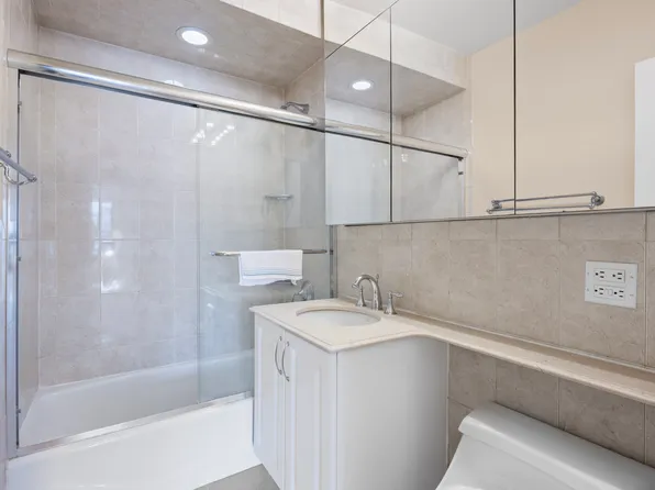 20 West 64th Street image 10 of 17