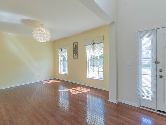 4th image of 7048 Stoney Ridge Dr