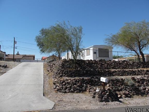 2nd image of 2537 Country Club Ln