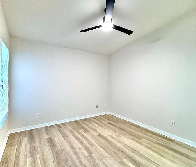 320 SW 3rd Pl #2 — Photo 27