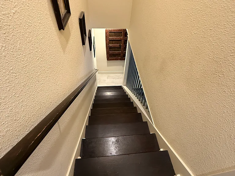 331 Pleasant St — Photo 39