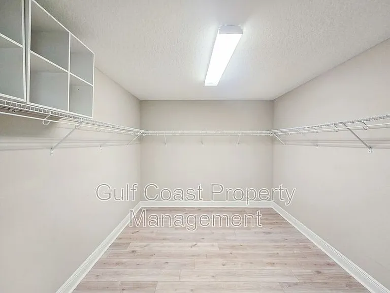 12664 Oak Hill Way — Photo 28