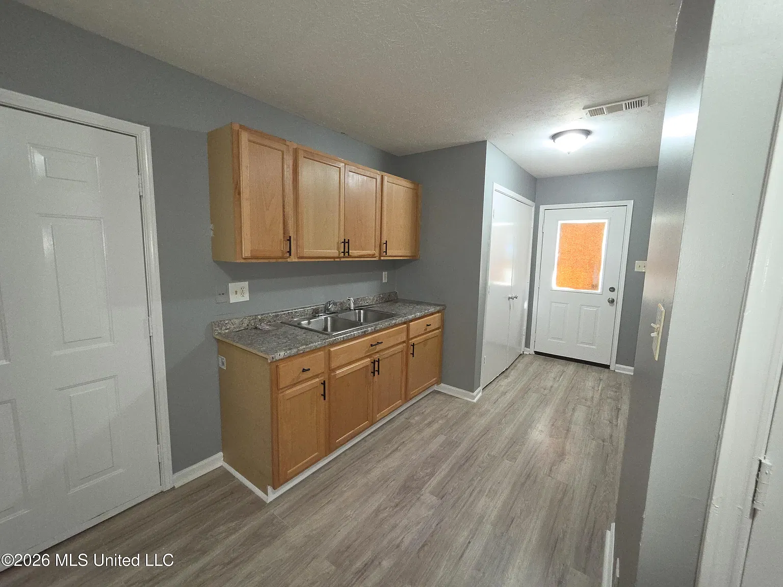 4 bed, 2.0 bath, 1210 sqft, $1,600 — Photo 4