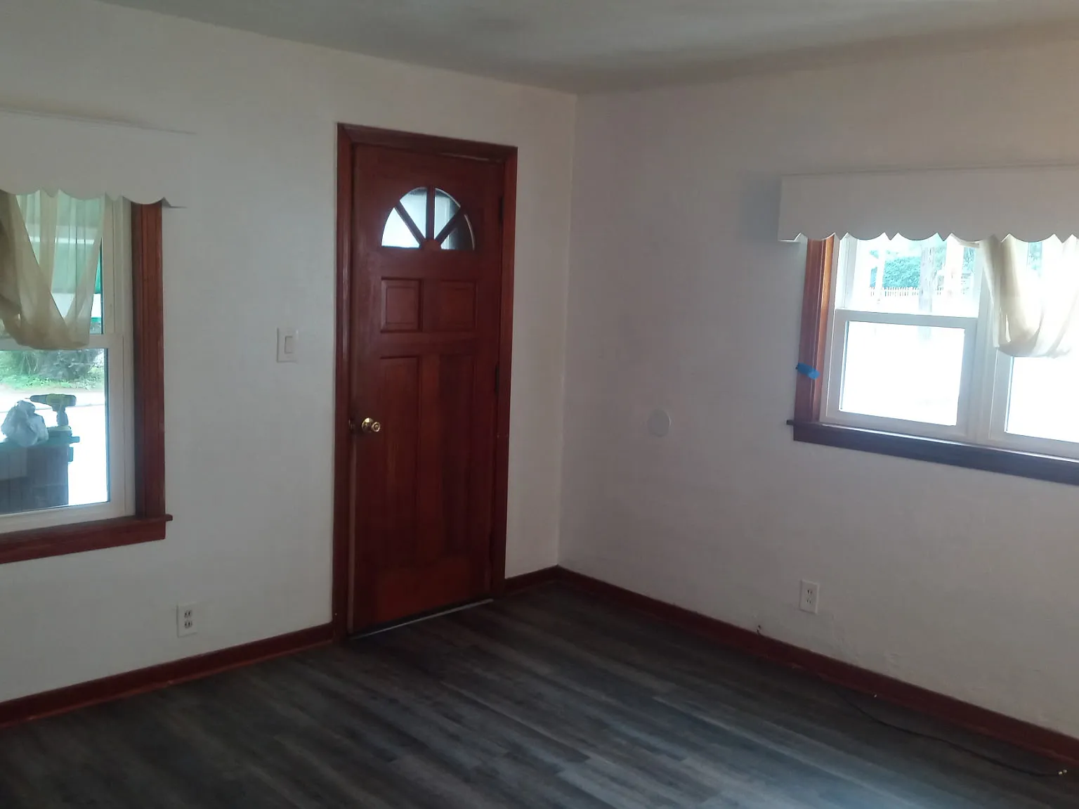 3 bed, $1,250 — Photo 2