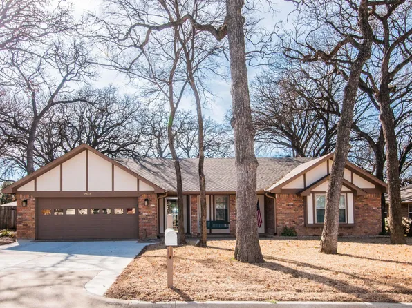 2947 Southridge Dr, Grapevine, TX 76051