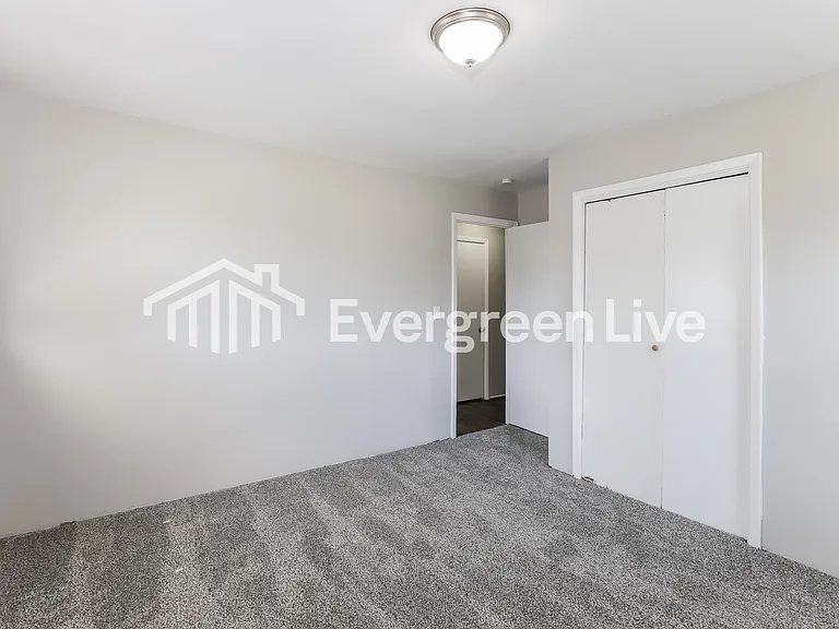 210 Bryant Ave — Photo 12
