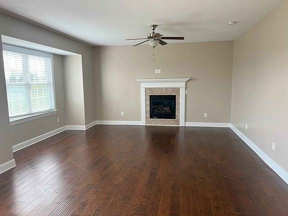 3rd image of 5 Blackstone Ct