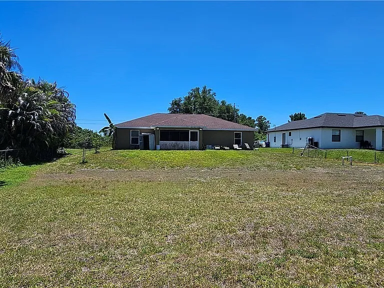 815 Porter St E — Photo 20