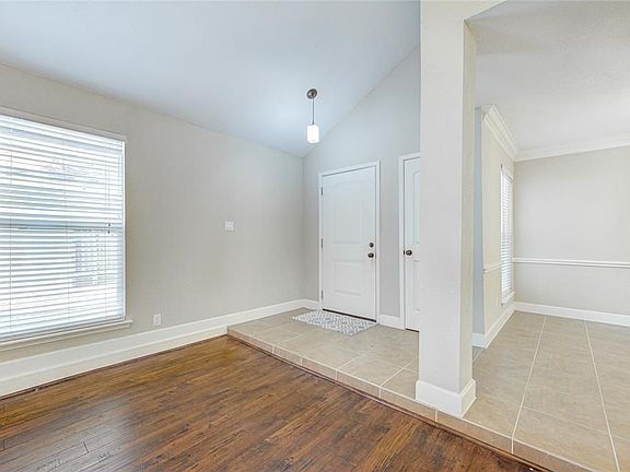 4th image of 2122 Highland Hills Dr