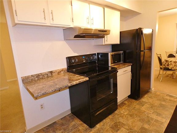 5th image of 1810 Rolling Hills Dr #5E
