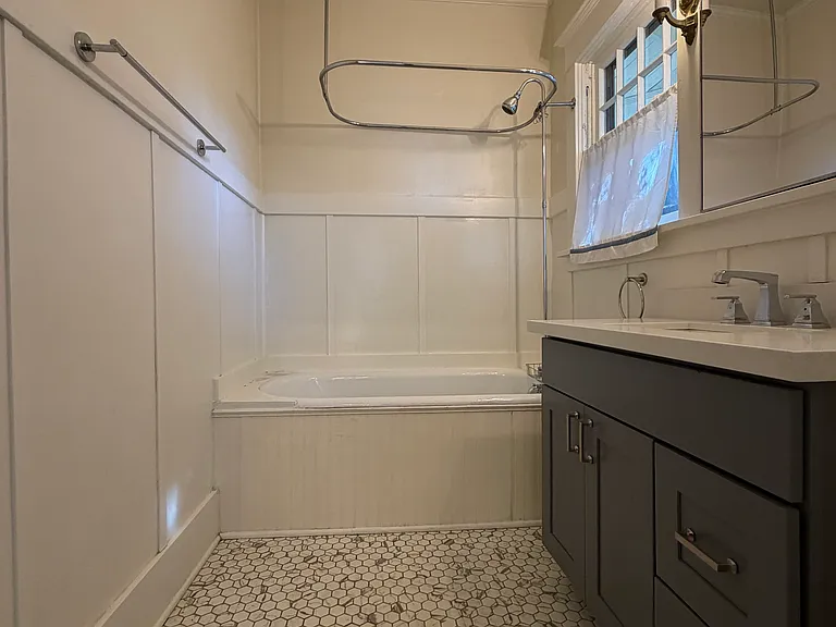 5407 Fauntleroy Way SW — Photo 11