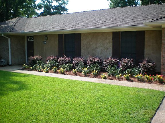 6042 Lake Trace Circle, Jackson MS 39211