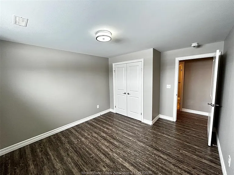 2125 Fox Run Rd — Photo 13