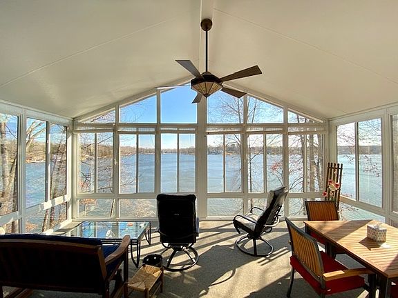 3rd image of 695 N Lakeshore Dr