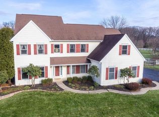 235 Briarwood Dr, Sellersville, PA 18960