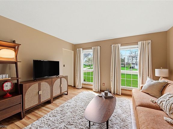 4th image of 1271 Atterbury Dr