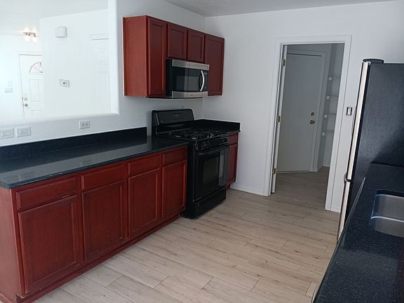 5th image of 4247 Altura Vista Ln NE