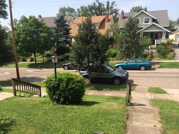 2nd image of 115-117 E Como Ave