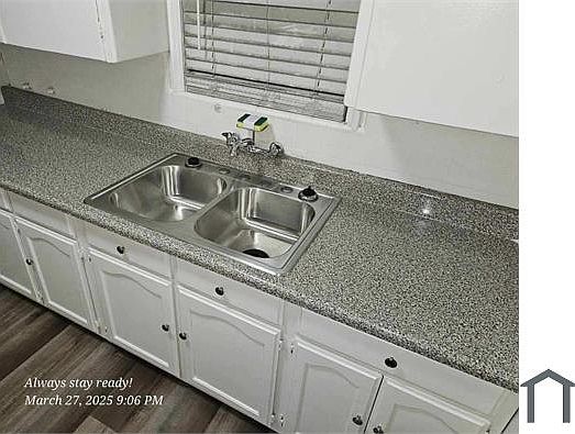 4th image of 710 W 95th St #Na