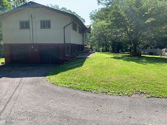 3rd image of 1574 Station Dr