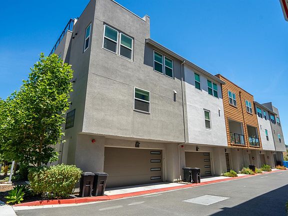 3rd image of 446 Verandah Avenue