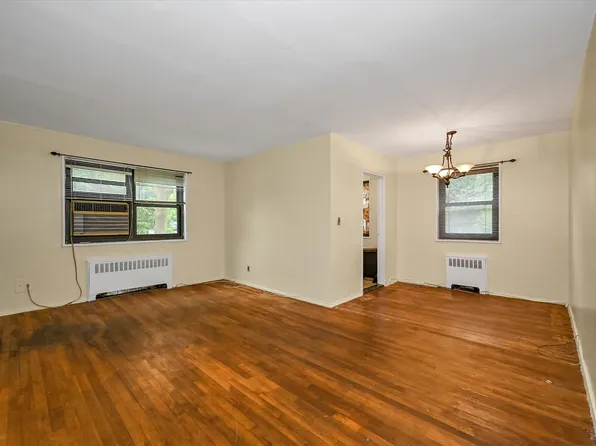 16-01 160th Street image 4 of 17