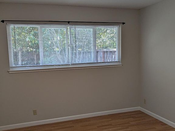 5th image of 1319 Kingfisher Way APT 4